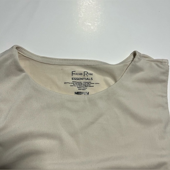 SLEEVELESS, CURVE HUGGING BODYSUIT - Picture 3 of 3